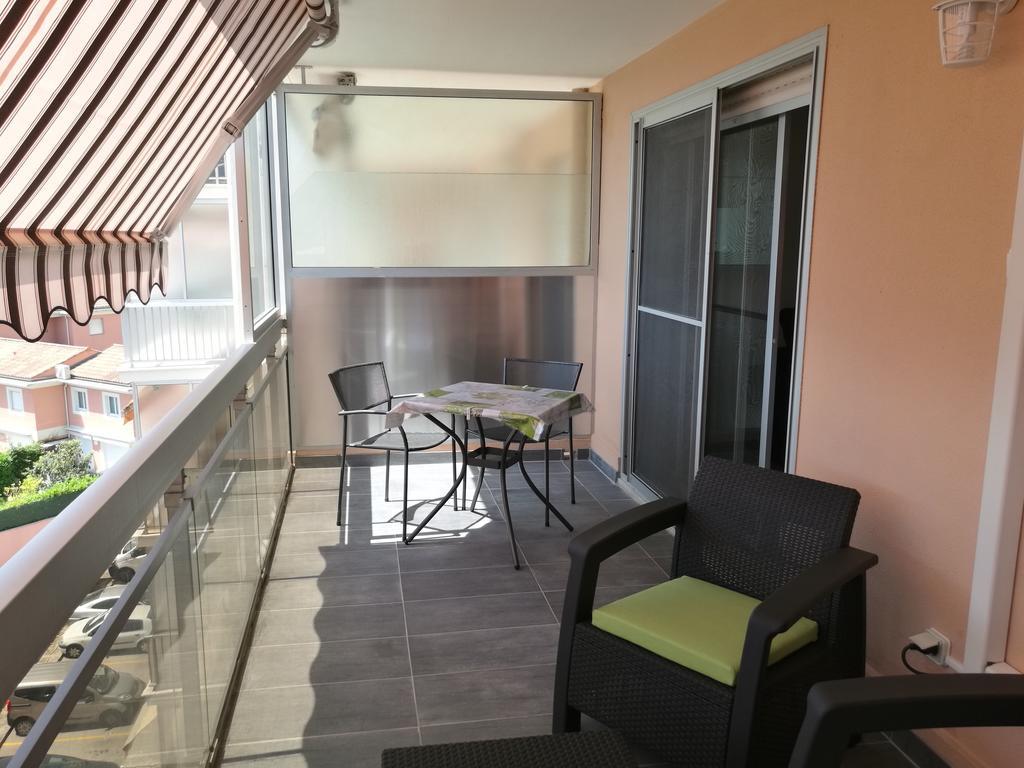 Sea Side Oceanides Apartment Juan-les-Pins Exterior photo