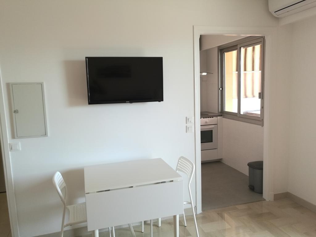 Sea Side Oceanides Apartment Juan-les-Pins Exterior photo